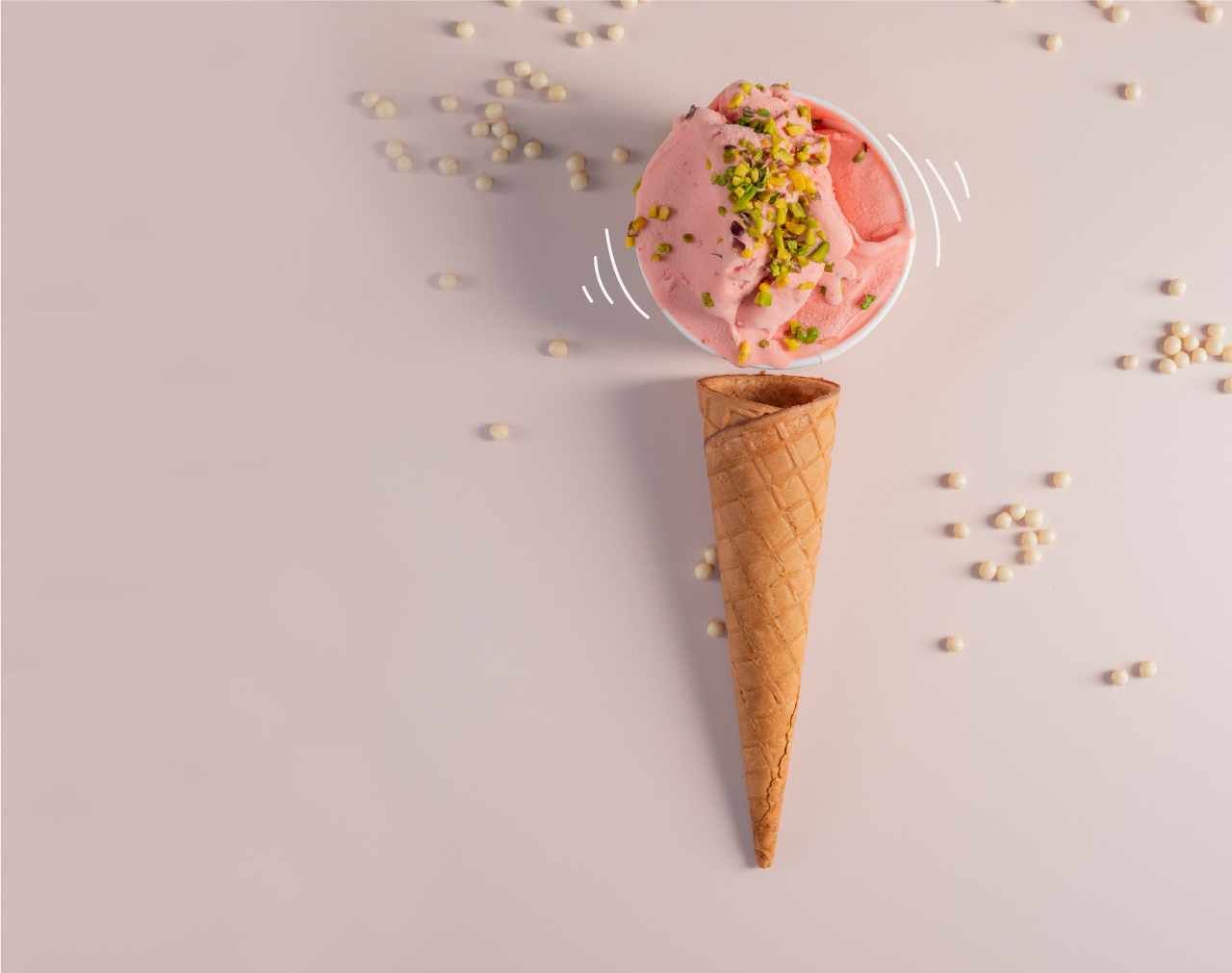 i gelati di Piero gelato su sfondo con perline